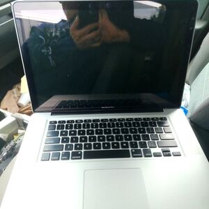 2022 MacBook Pro works perfect